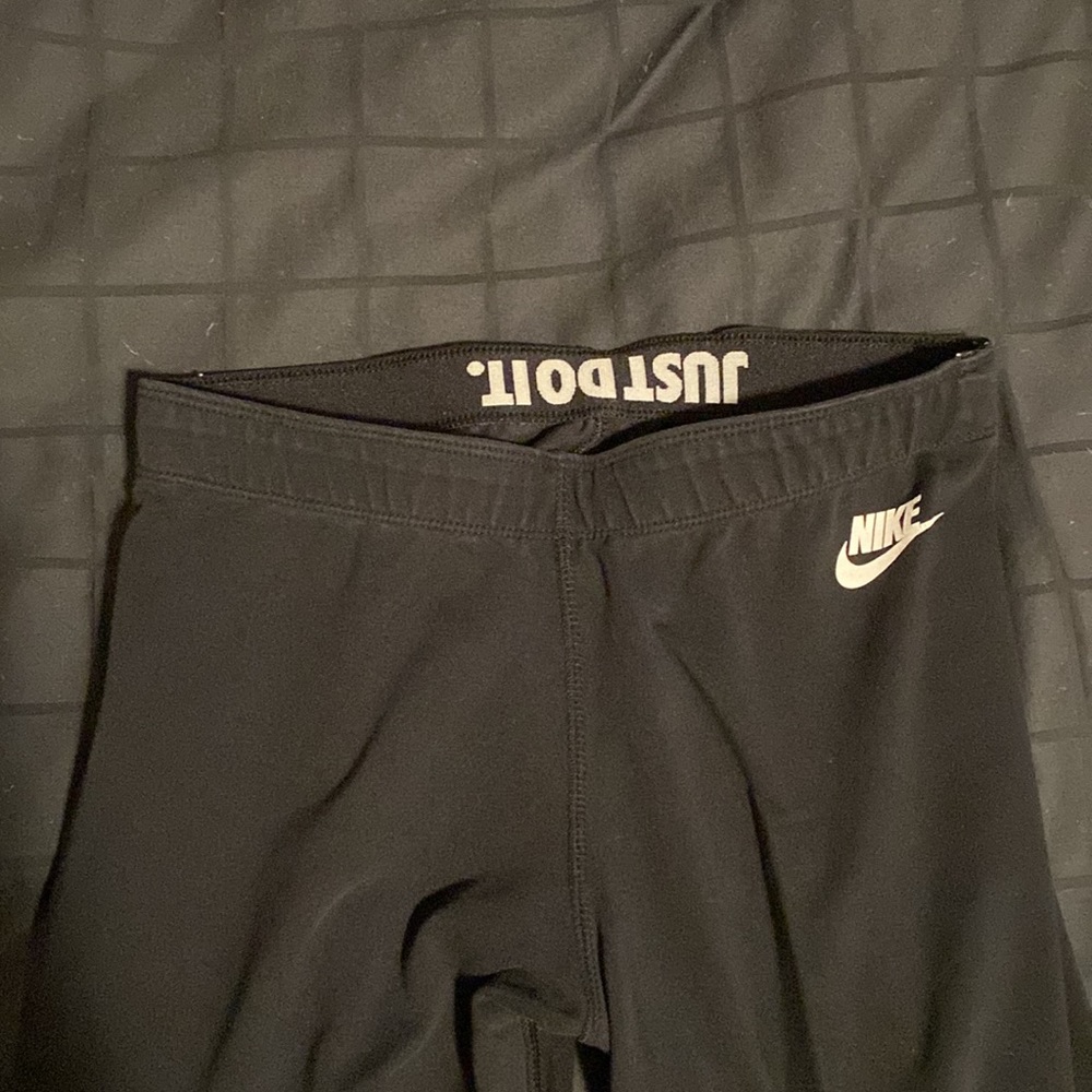 Nike Leggings - Picture 2 of 3
